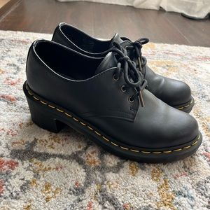 EUC dr martens amory size 38 US 7